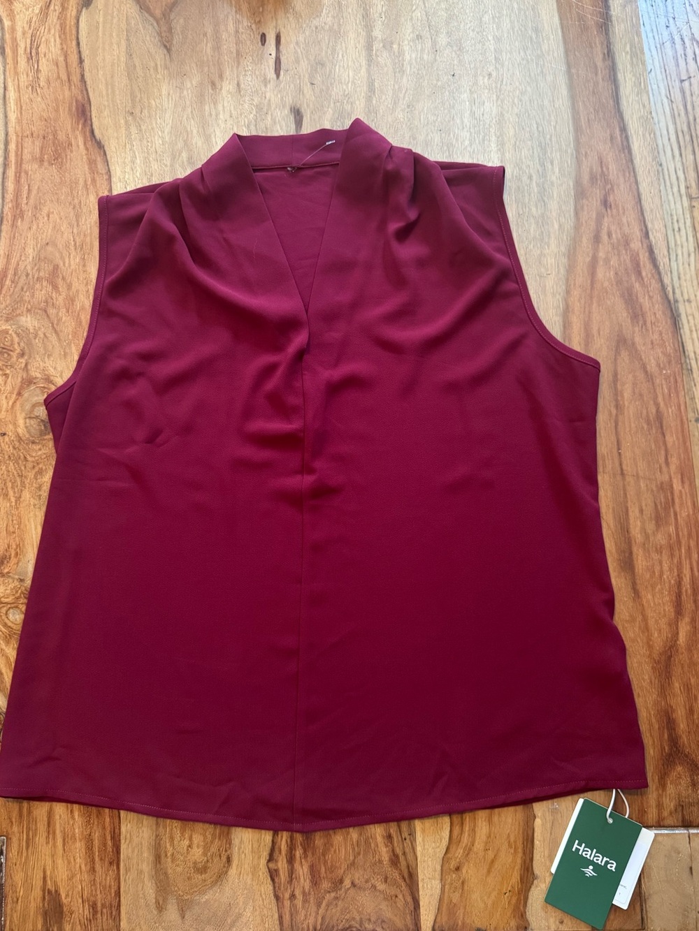 Halara Women's Sleeveless V-Neck Top in Burgundy size M brand new